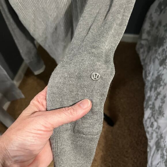 Lululemon Womens Gray/Stripe Iconic Wrap Sweater Sz 10 Athleisure Cashmere Blend - Picture 7 of 8